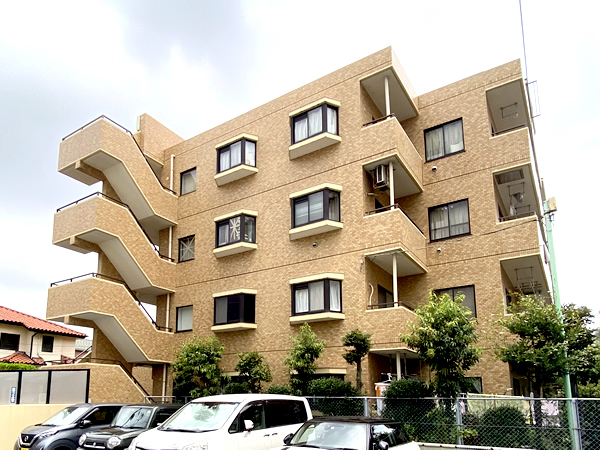 ライオンズマンション市川第7の外観