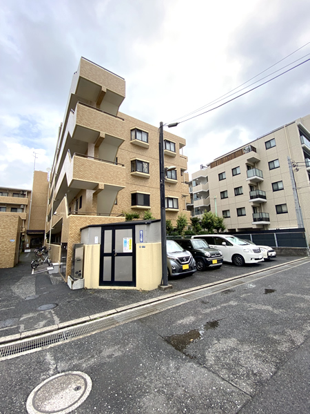 ライオンズマンション市川第7の外観