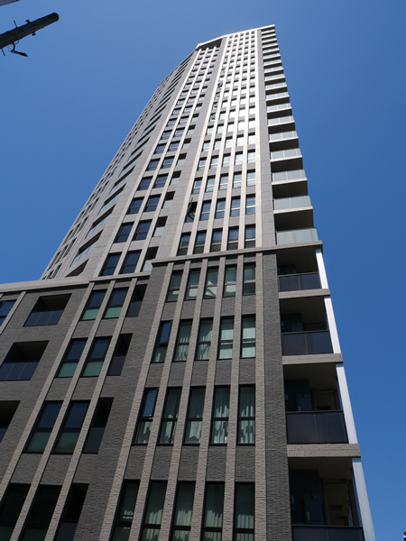 クレヴィアタワー池田山の外観