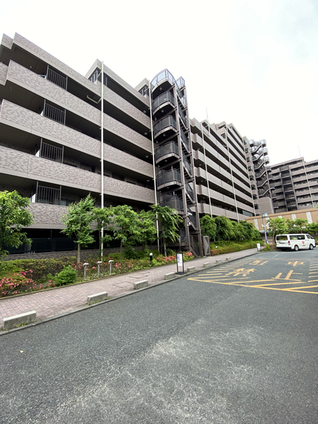 ライオンズガーデンシティ本八幡の外観