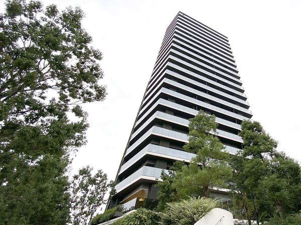 THE COURT 神宮外苑の外観