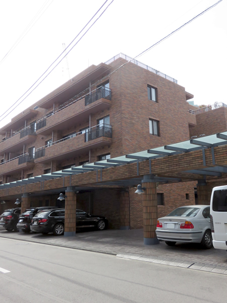 ペアシティ花房山の外観