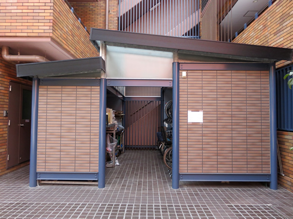 ペアシティ花房山の外観