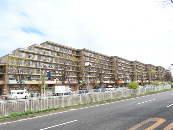 いずみプラザ上永谷の外観