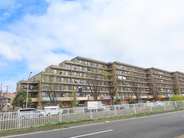 いずみプラザ上永谷の外観