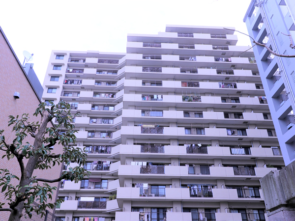 ステーション・フロント　ハイホーム久米川の外観