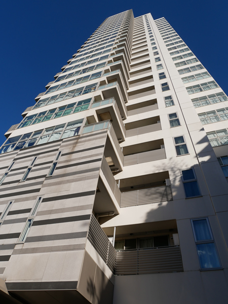 サンコリーヌタワー横須賀中央駅前の外観