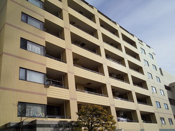 セザールプラザ東村山の外観