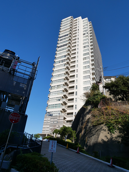 サンコリーヌタワー横須賀中央駅前の外観