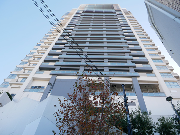 サンコリーヌタワー横須賀中央駅前の外観