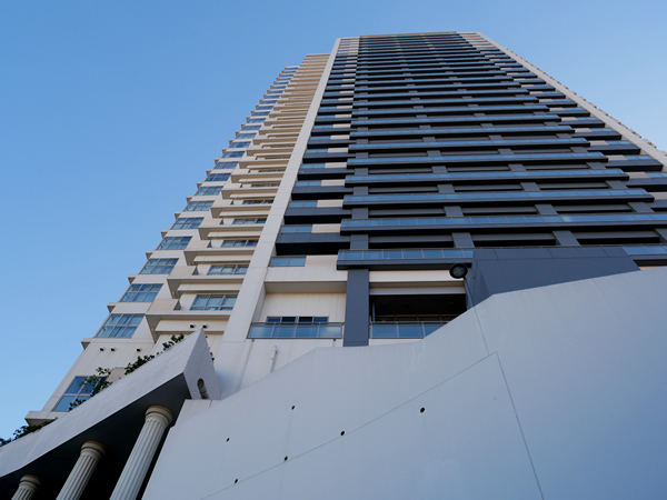 サンコリーヌタワー横須賀中央駅前の外観