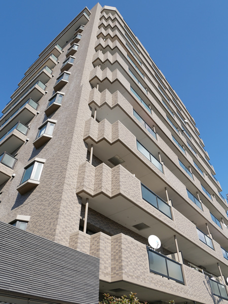 エスカイア八王子万町の外観