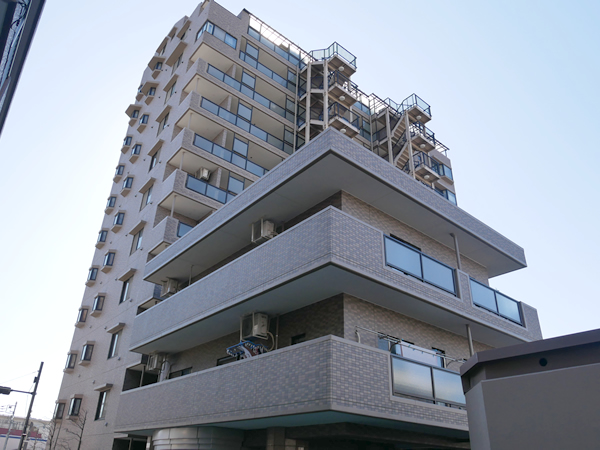 エスカイア八王子万町の外観