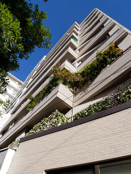 ニュー高円寺マンションの外観