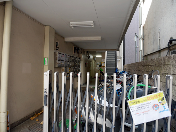 ニュー高円寺マンションの外観