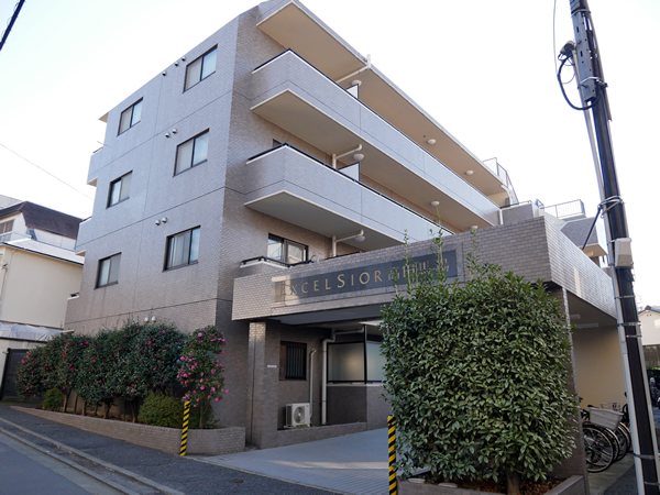 エクセルシオール高田馬場の外観