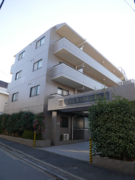 エクセルシオール高田馬場の外観