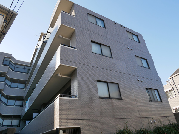 エクセルシオール高田馬場の外観