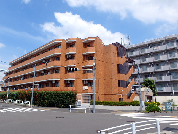 ペガサスマンション三鷹新川の外観