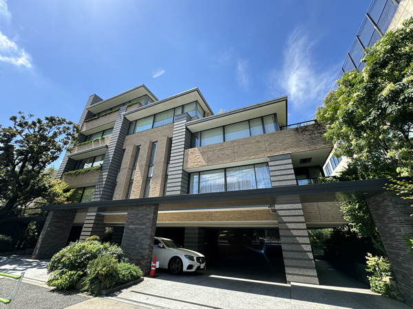 プラウド元麻布の外観