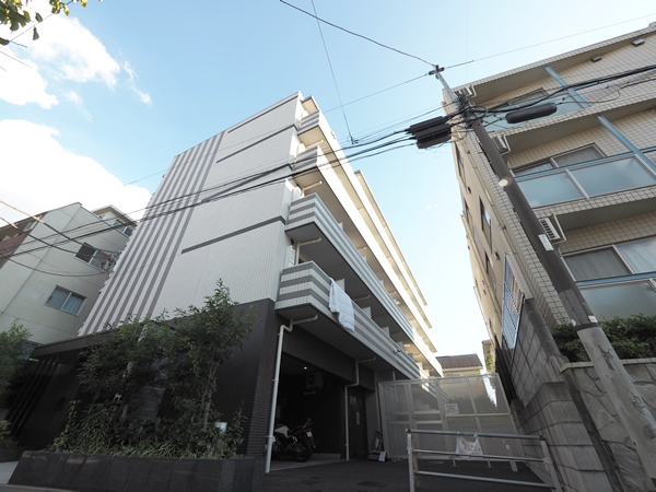 メインステージ武蔵関駅前の外観