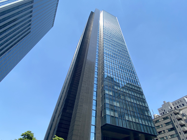 ラトゥール新宿グランドの外観