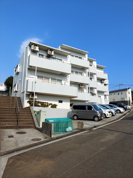 グランドール鶴見の外観