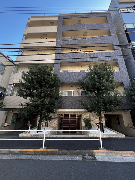 プレール・ドゥーク北新宿IVの外観