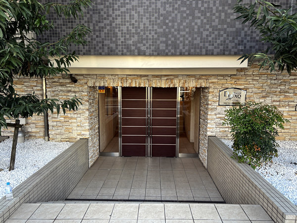 プレール・ドゥーク北新宿IVの外観