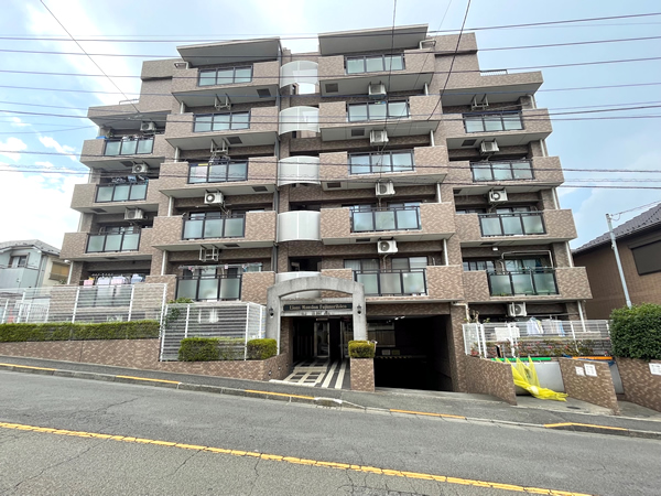 ライオンズマンション富士森公園の外観