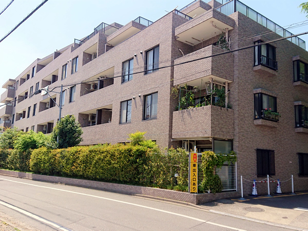 ライオンズマンション萩山の外観