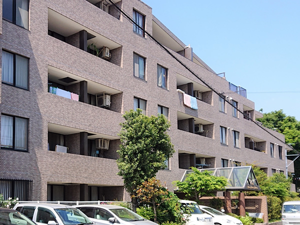 ライオンズマンション萩山の外観