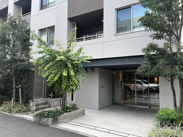 ジオ新宿百人町の外観