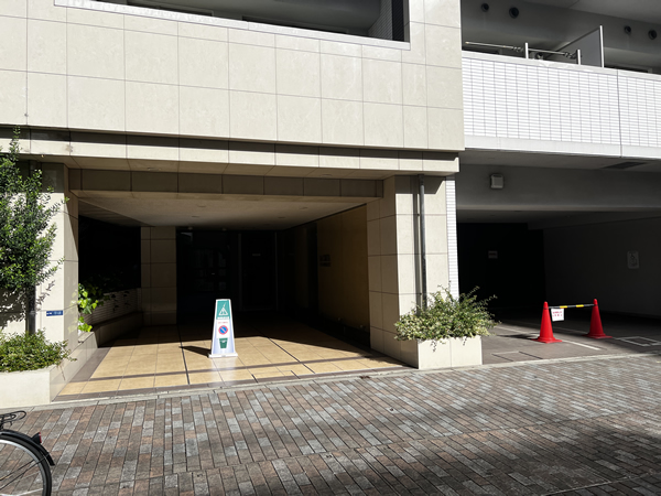 ラコスタ新宿余丁町の外観