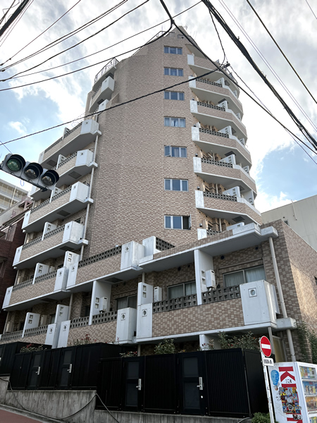 ロイヤルアメニティー西戸山の外観