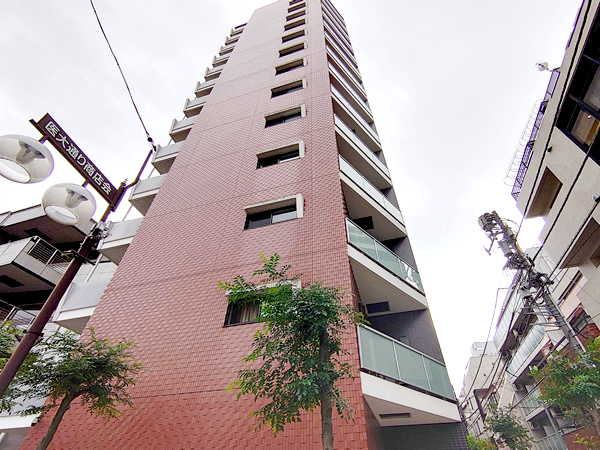 コンシェリア新宿イーストの外観