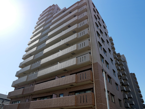 ファミールスクエア八王子の外観