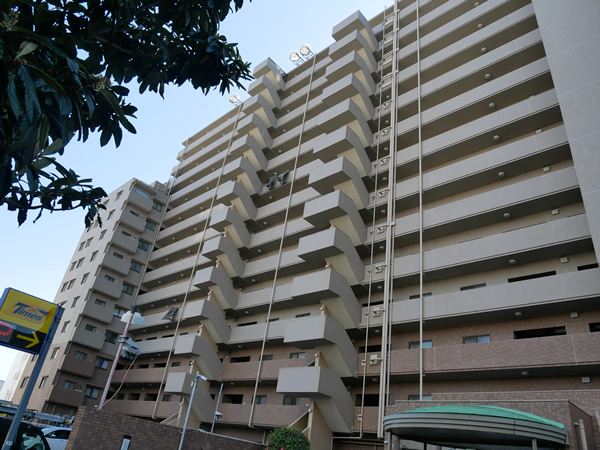 ファミールスクエア八王子の外観