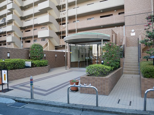 ファミールスクエア八王子の外観