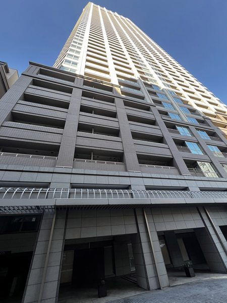 Ｔｏｍｉｈｉｓａ　Ｃｒｏｓｓコンフォートタワーの外観