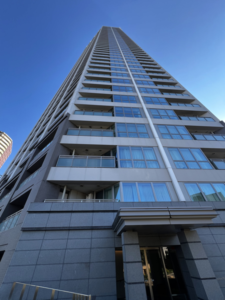 Ｔｏｍｉｈｉｓａ　Ｃｒｏｓｓコンフォートタワーの外観