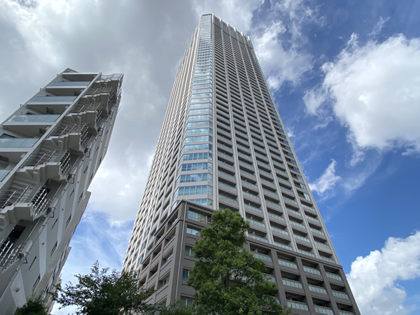 Ｔｏｍｉｈｉｓａ　Ｃｒｏｓｓコンフォートタワーの外観