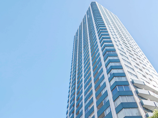 シティタワー新宿新都心の外観