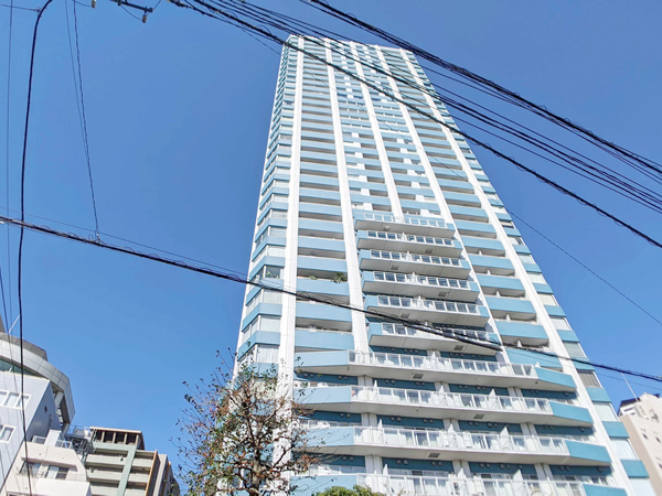 シティタワー新宿新都心の外観