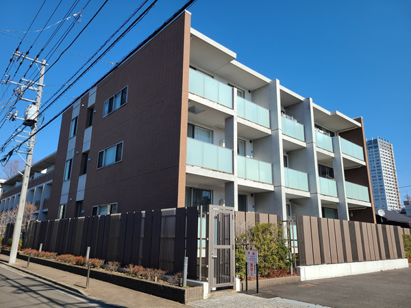 アトランティス三鷹の外観