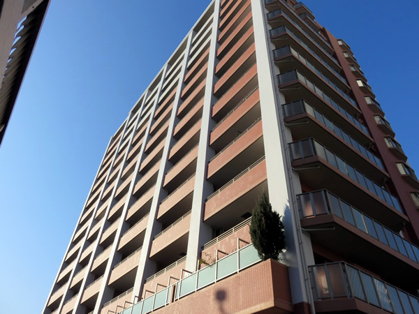 グリーンコート海老名4番館の外観