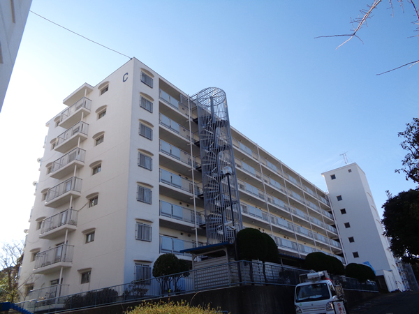 コープ保土ヶ谷C棟の外観