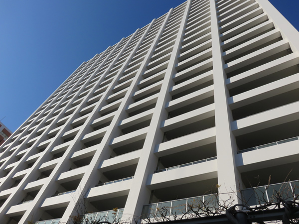 ビナマークスウエストの外観