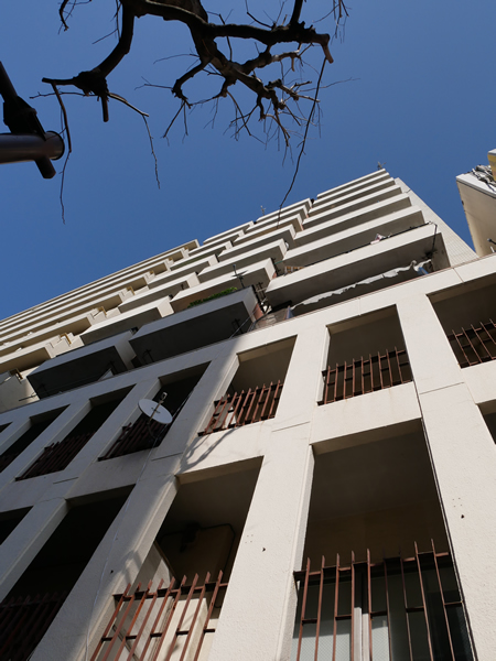 夕陽ヶ丘ニュースカイマンションの外観