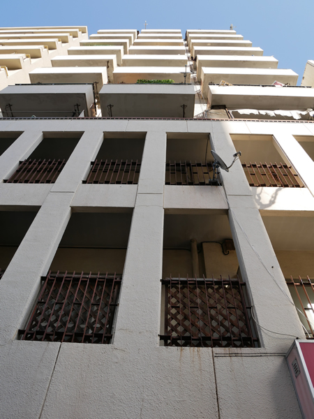 夕陽ヶ丘ニュースカイマンションの外観